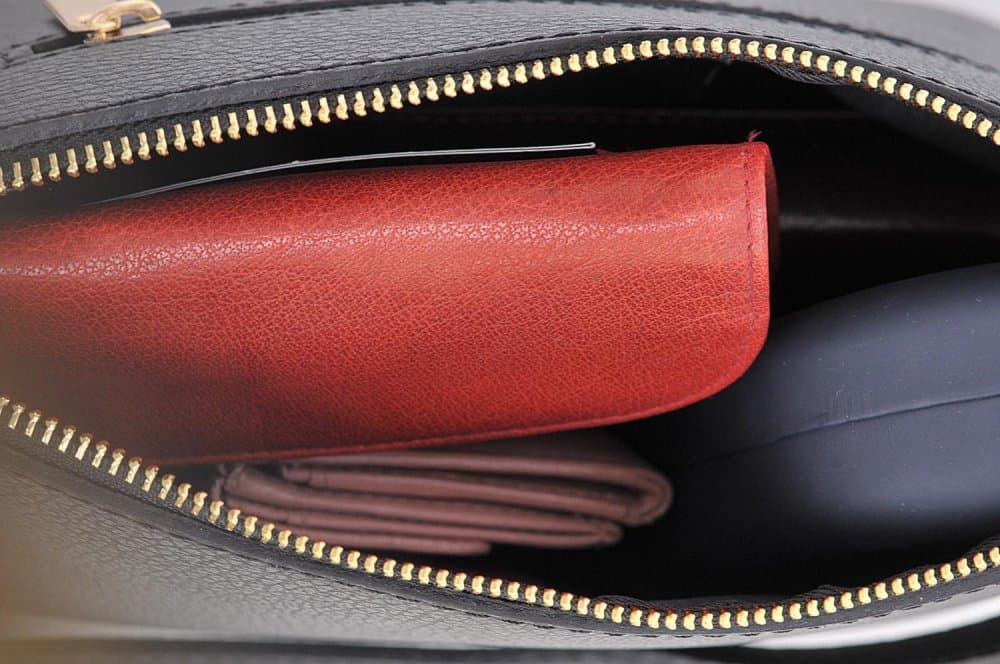 MaxFly dámská kožená kabelka crossbody 5232 černá/gold - náhled 5