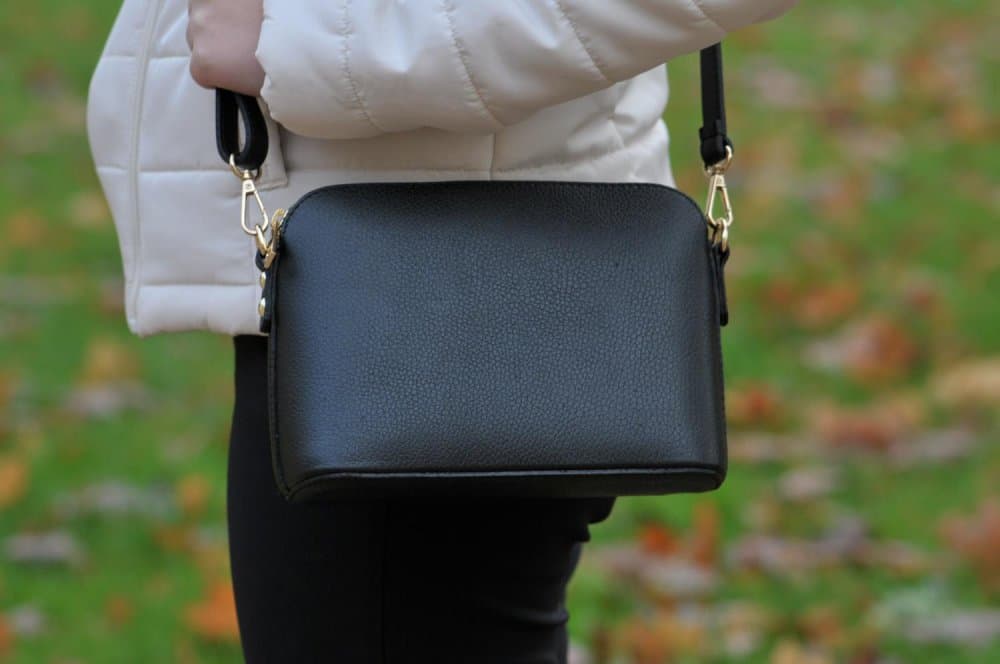MaxFly dámská kožená kabelka crossbody 5232 černá/gold - náhled 4