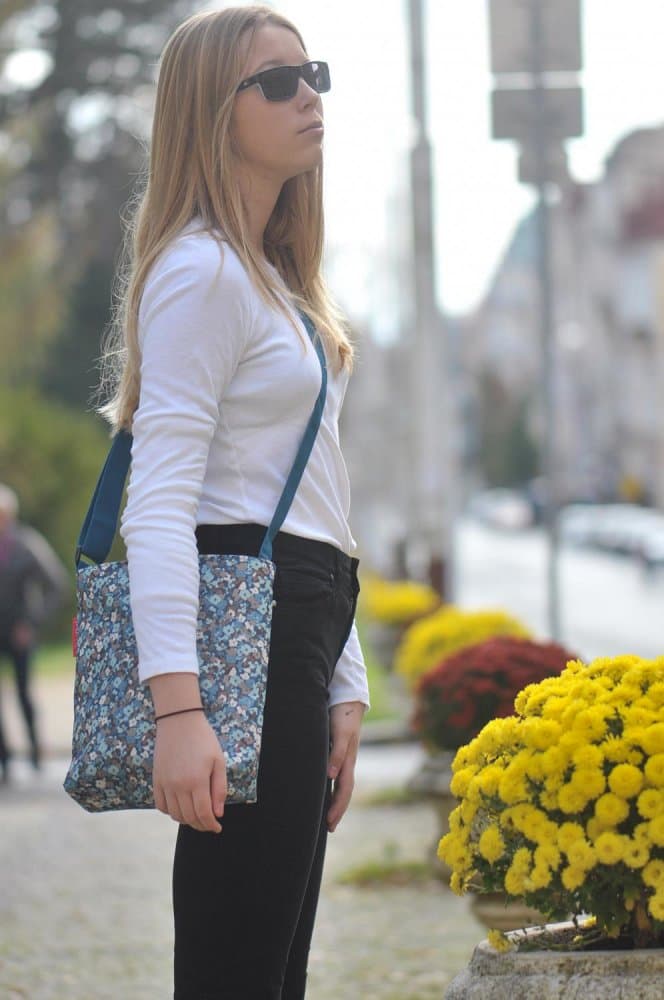 Kabelka přes rameno Shoulderbag S viola celeste HY4090