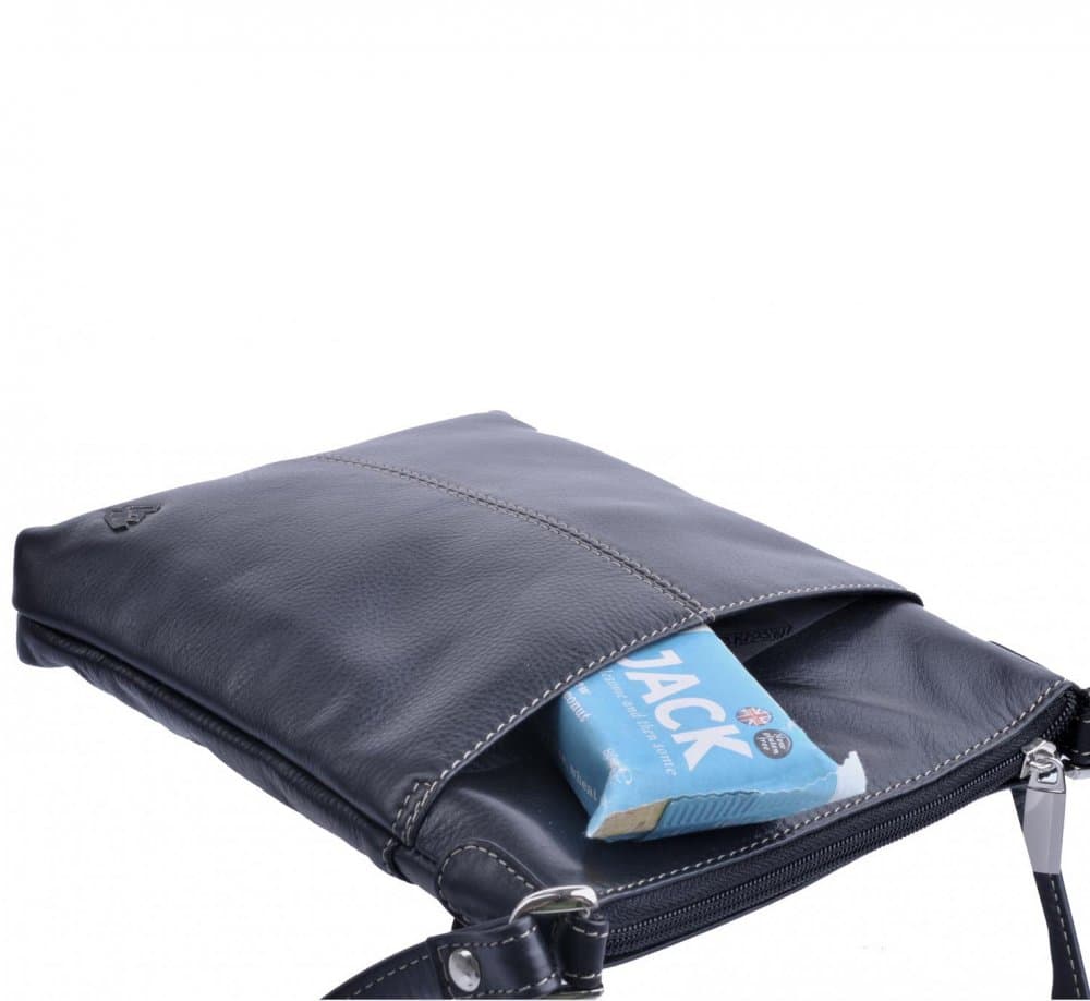 Malá kožená crossbody kabelka 213-3013 černá - náhled 4