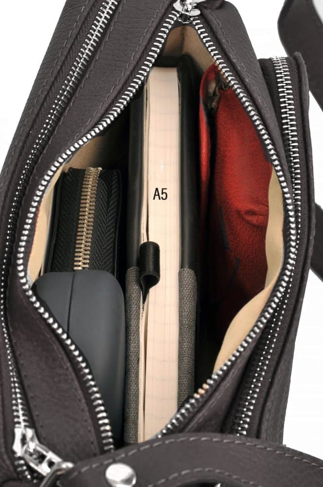 MaxFly 5542 – tmavě hnědá kožená crossbody kabelka - náhled 4