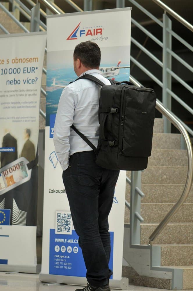 Palubní zavazadlo - cestovní batoh 40 L černý BestWayCABIN PRO 40324-0100 - náhled 4