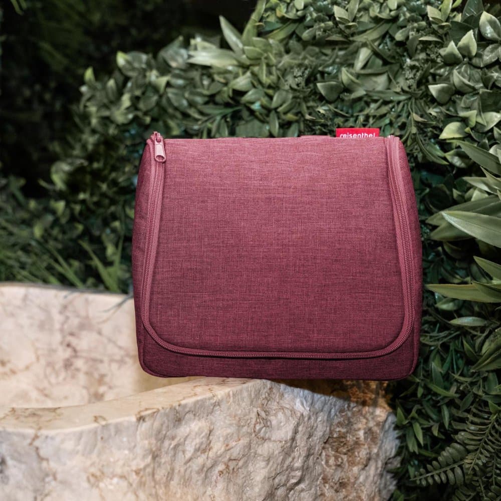 Kosmetická taška Reisenthel Toiletbag twist maroon WH3104 bordó - náhled 5